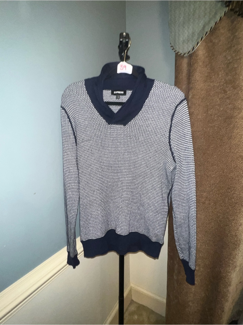 Express Men’s Navy and White Turtleneck Textured Sweater